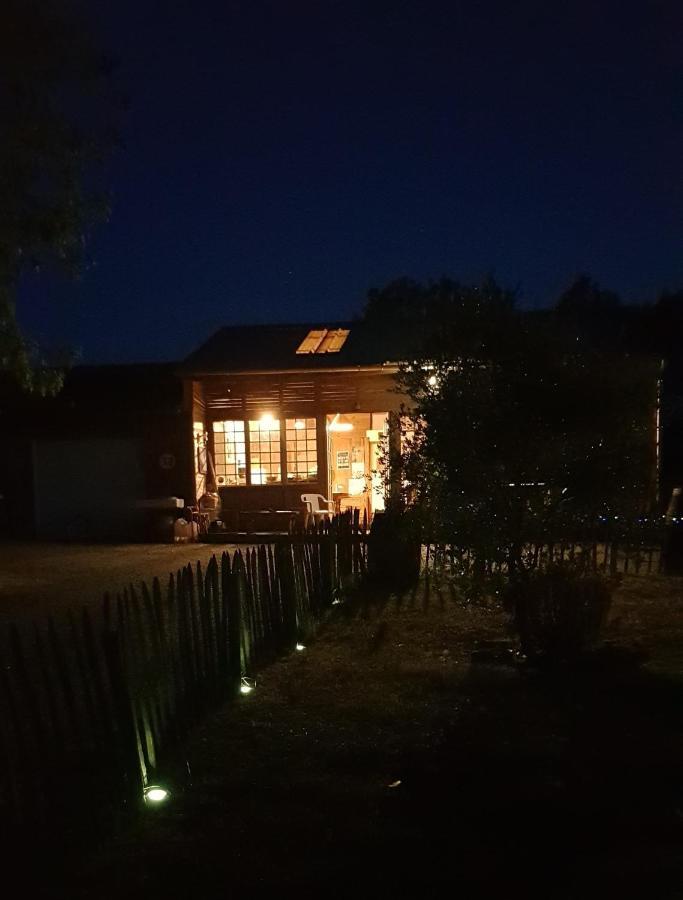Camping La Petite Houmee Curzay-sur-Vonne Exteriör bild