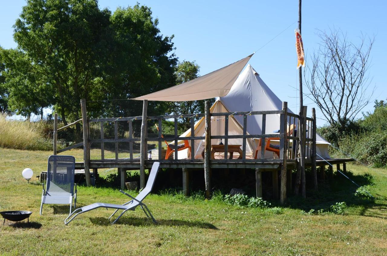 Camping La Petite Houmee Curzay-sur-Vonne Exteriör bild