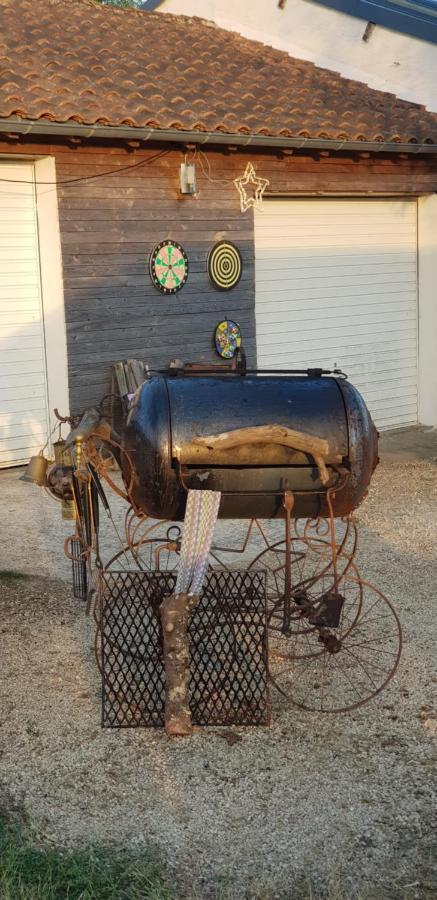 Camping La Petite Houmee Curzay-sur-Vonne Exteriör bild