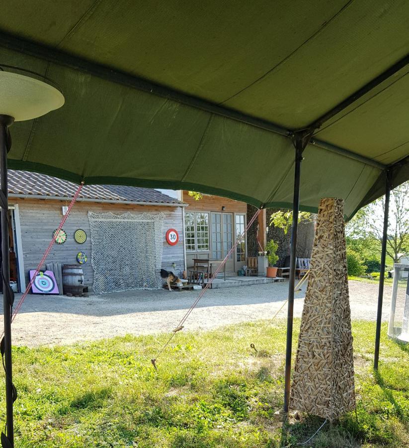 Camping La Petite Houmee Curzay-sur-Vonne Exteriör bild